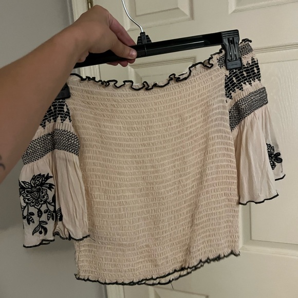 CUTE crop top - Picture 3 of 3